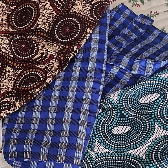 Colorful Patterned Fabrics Made In AFRICA - Picture 1 of 4